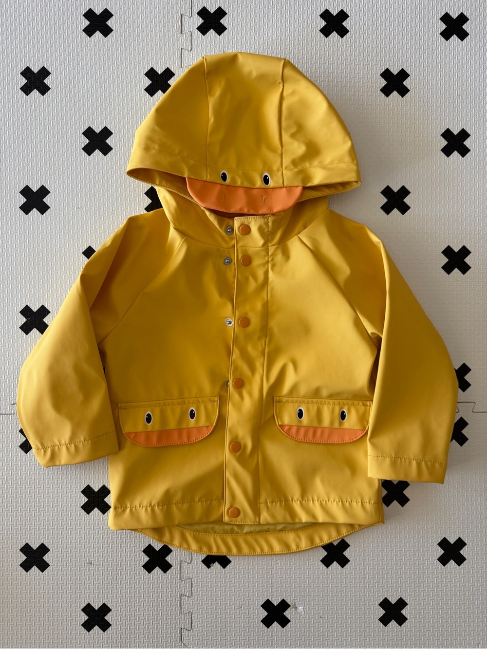 Old Navy Water Resistant Unisex Duck hooded Jacket in yellow size 2T